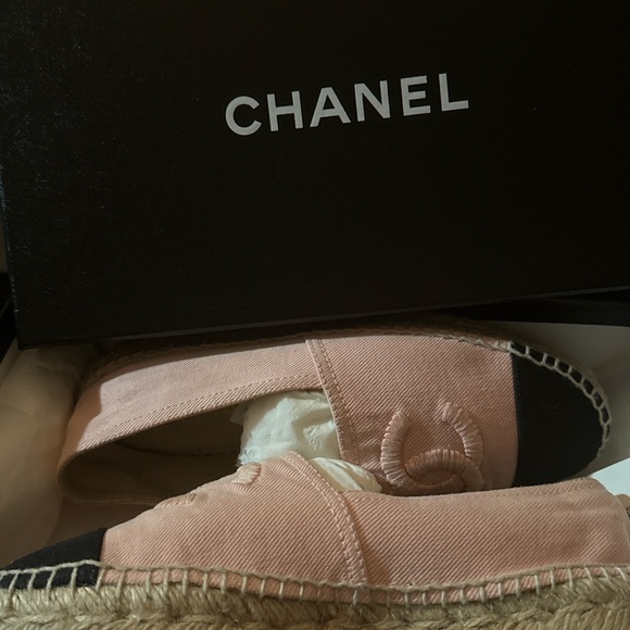 Chanel Espadrilles (serious inquiries).Lightly worn-in pristine condition - Picture 6 of 6
